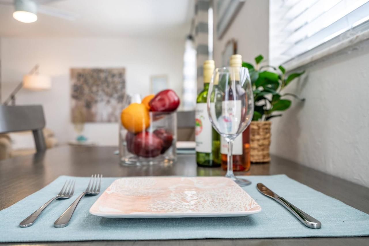 2Bed 1Bath Suite Minutes To Downtown, Beaches, Restaurants, Theaters And More Sarasota Exteriör bild